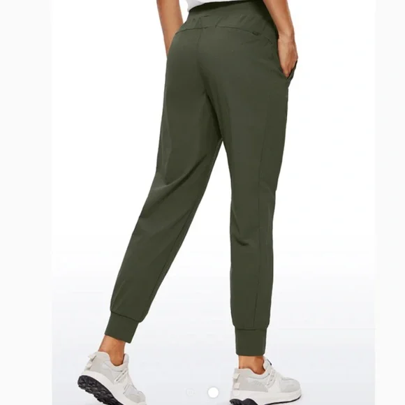 CRZ Yoga Ripstop Jogger with Pockets 28' - Picture 4 of 7